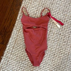 Left On Friday Peak Suit in Camp